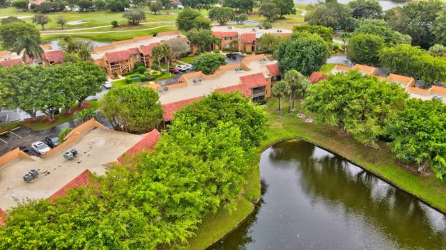 11255 Green Lake Drive #202 home for sale in Green Lakes Condo 1 Thru 21 Or3248P1