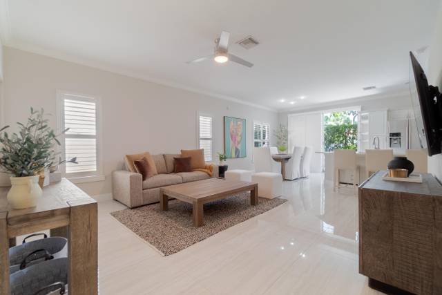 12616 Shoreline Drive