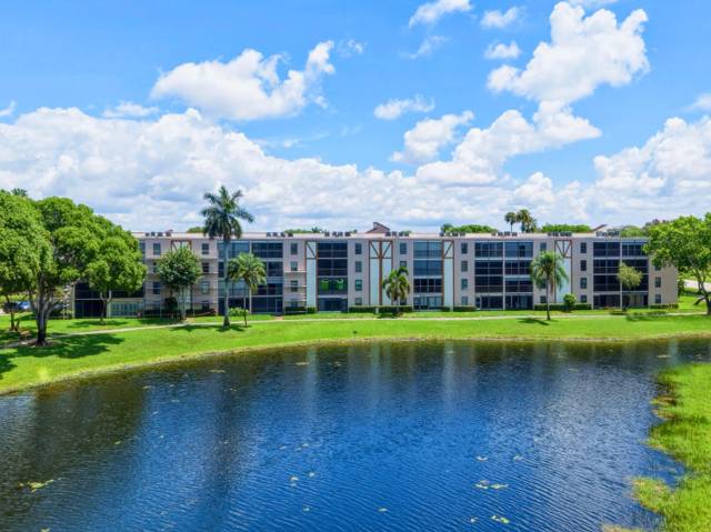 7280 Amberly Lane #201 home for sale in Huntington Lakes