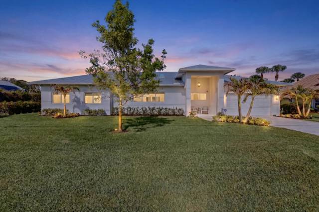 3213 SE Morningside Boulevard home for sale in River Vista