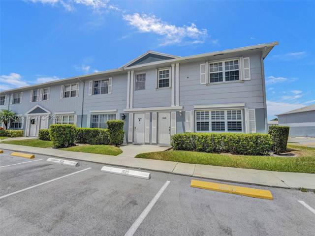 1829 SW 81st Way #5 home for sale in Arrowhead