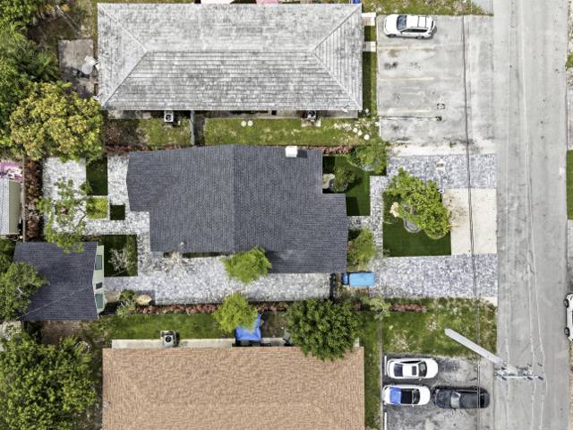 216 NE 23rd Avenue home for sale in Pinehurst Village
