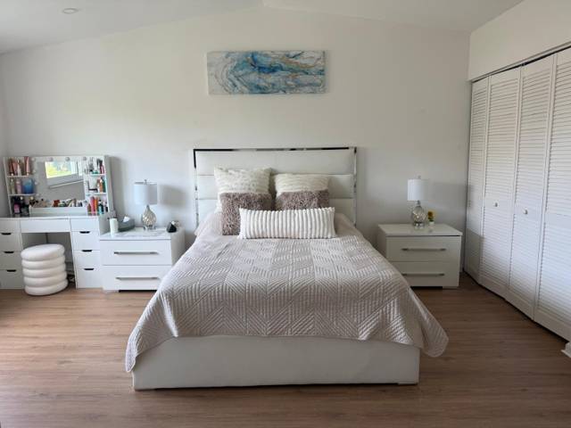 6772 Via Regina home for sale in Plum At Boca Pointe Condos One Thru 15 Filed