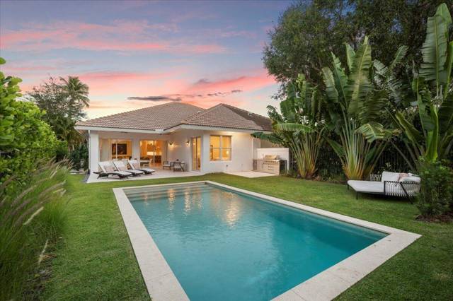 2951 Twin Oaks Way home for sale in Shady Oaks Of Palm Beach Polo & Country