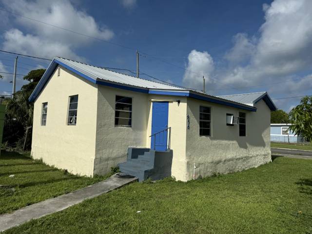 856 SW Ave D, home for sale in Belle Glade