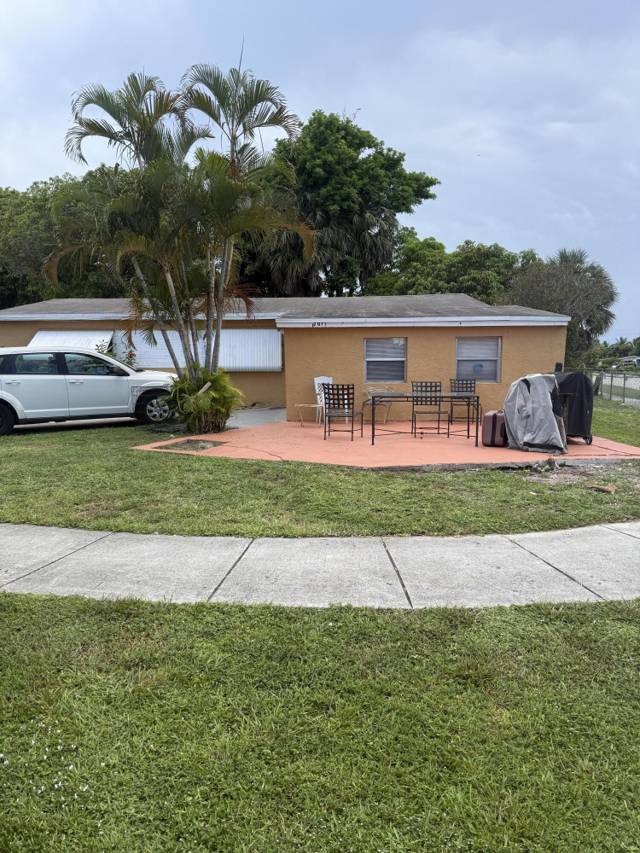 2071 NW 29th Terrace home for sale in Royal Palms Park