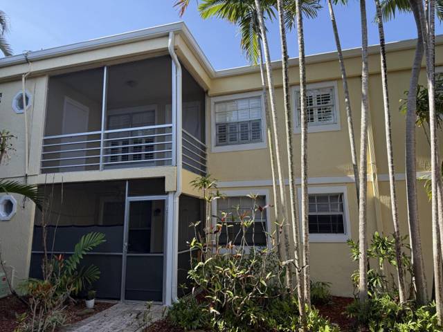 320 SE 10TH Avenue #C