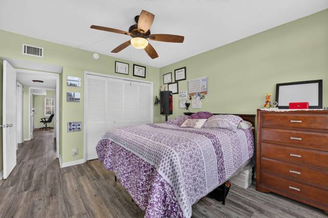 3960 Oaks Clubhouse #110