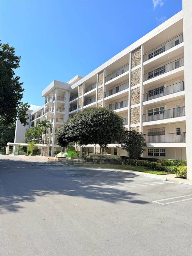 2801 N Palm Aire Drive #604