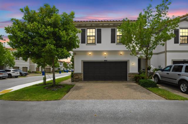 1009 Sweet Briar Lane home for sale in Mediterranea