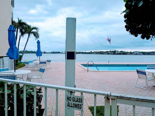 1810 New Palm Way #215