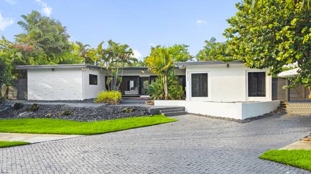 2112 Manatee Drive