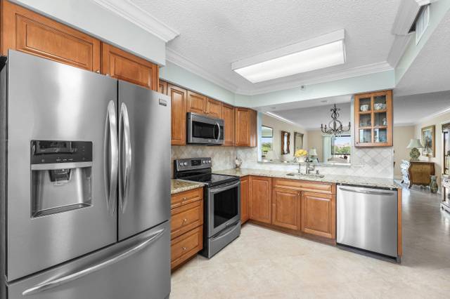 7076 Huntington Lane #502 home for sale in Huntington Lakes