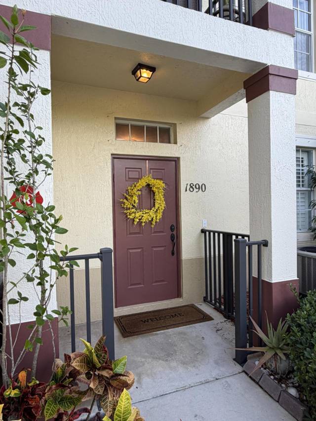 1890 SE Interlachen Drive home for sale in East Lake Village
