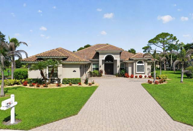 9431 Meadowood Drive, Fort Pierce 34951 home for sale