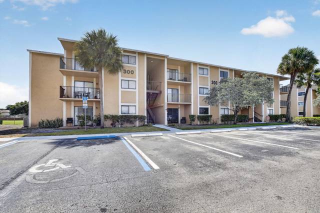 300 Palm Circle #106