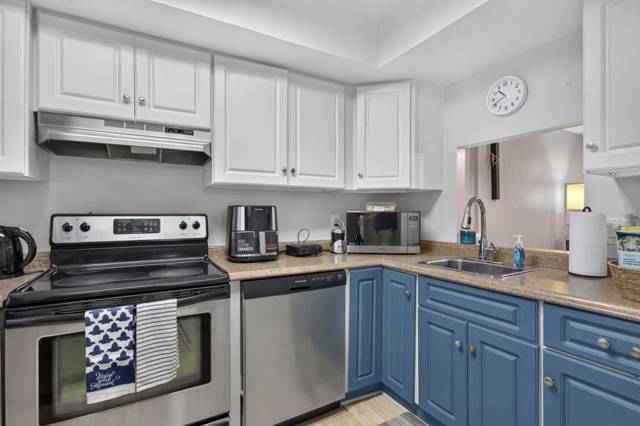 118 Royal Pk Drive #1f home for sale in Royal Park Condo