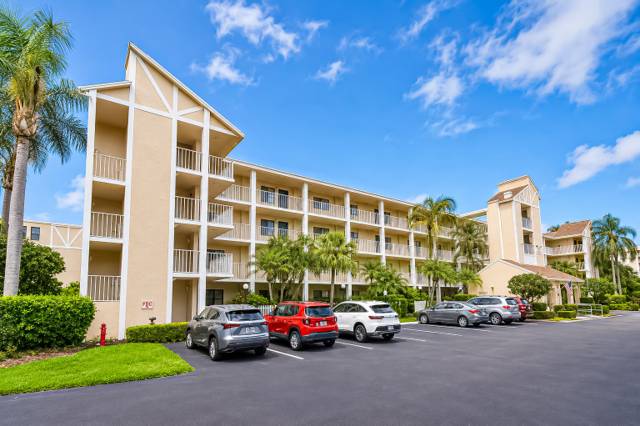 7351 Kinghurst Drive #301 home for sale in Huntington Lakes