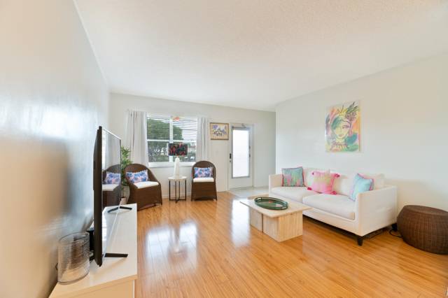 32 Abbey Lane #205 home for sale in Villages Of Oriole Abbey