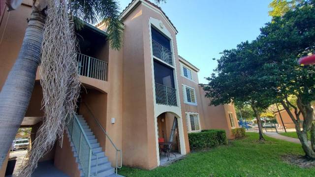4844 N State Road 7 #2304