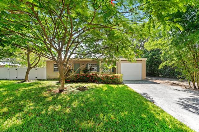 1638 NE 3rd Avenue home for sale in Plumosa Park