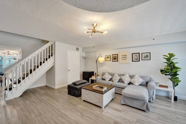 173 Riviera Circle home for sale in Bonaventure