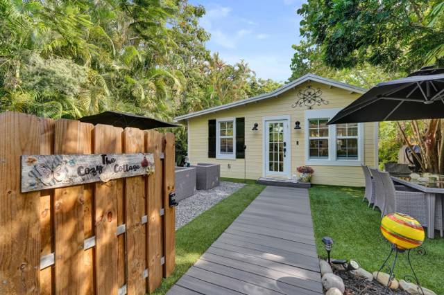 1205 SW 4th Street home for sale in Waverly Place