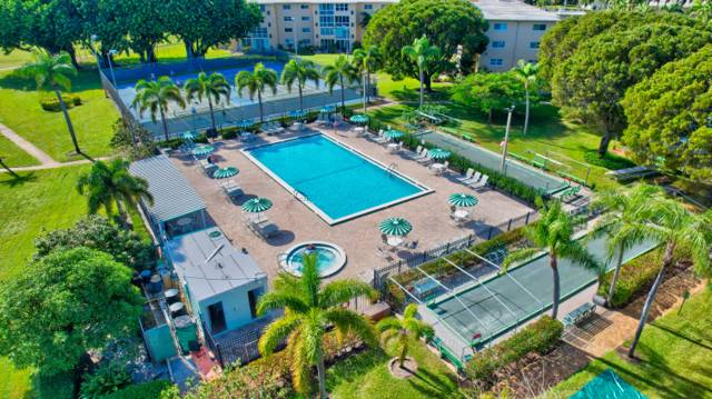 300 NE 26th Avenue #408 home for sale in Village Royale Greenhill