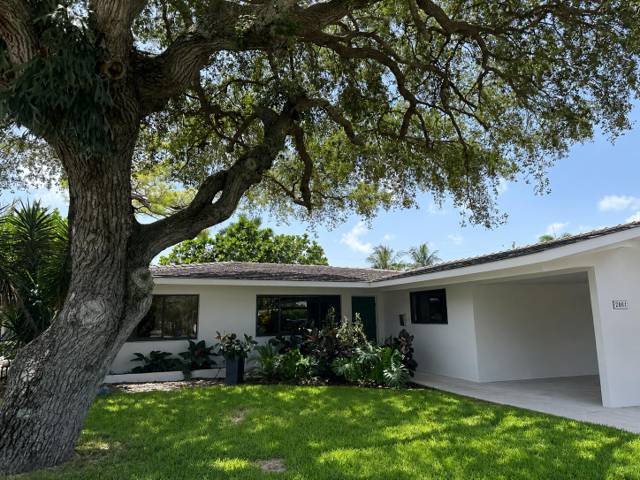 2001 N VICTORIA PARK Road home for sale in North Ridge