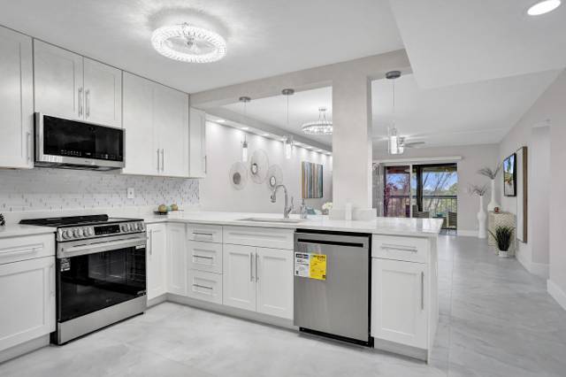 7146 Huntington Lane #402 home for sale in Huntington Lakes