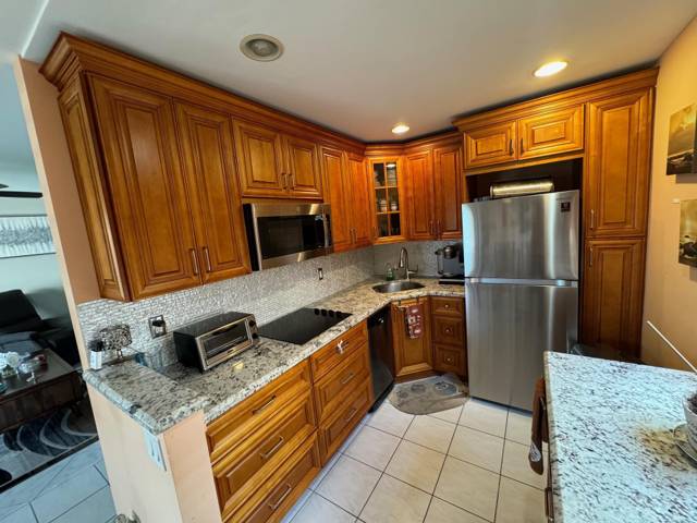 669 Burgundy home for sale in Kings Point Burgundy Condos