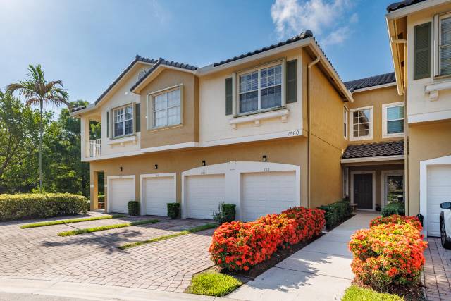 1560 SE Sheffield Terrace #102 home for sale in Lexington Lakes