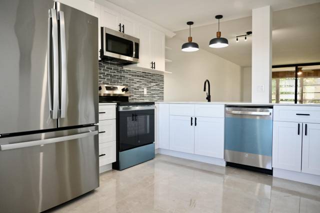 6675 S Oriole Boulevard #3060 home for sale in Villages Of Oriole Deauville