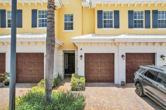 206 Mariner Court, home for sale in North Palm Beach