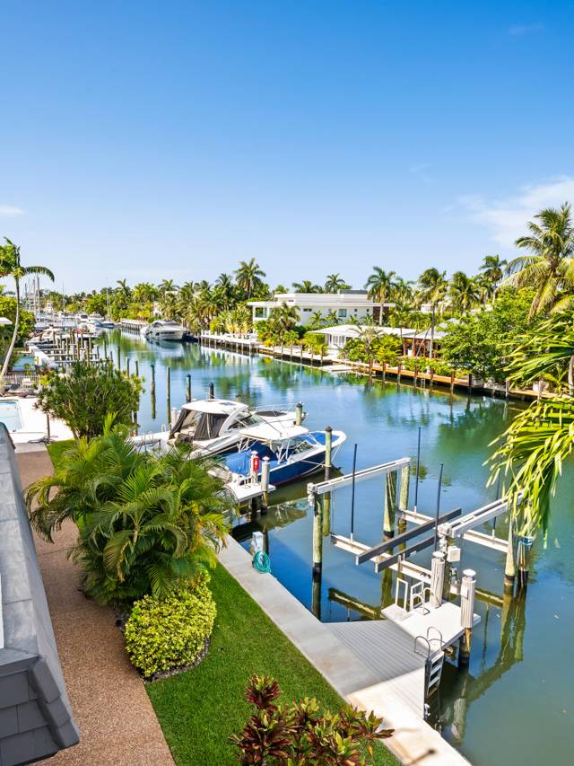 76 Isle Of Venice Drive #G
