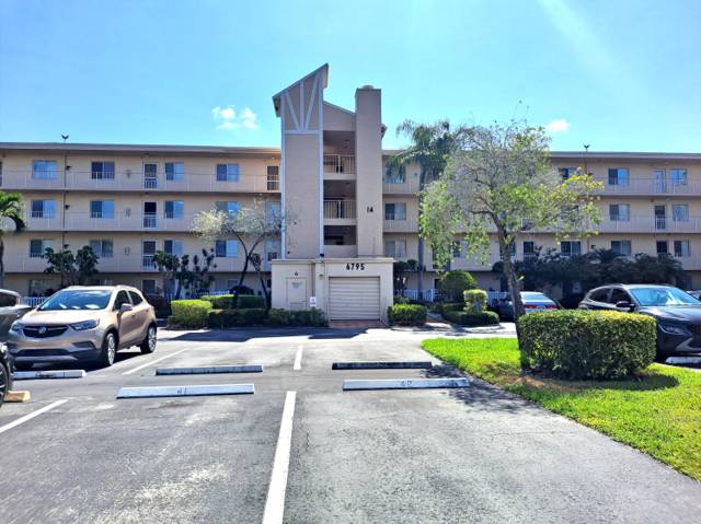 6795 Huntington Lane #405 home for sale in Huntington Lakes