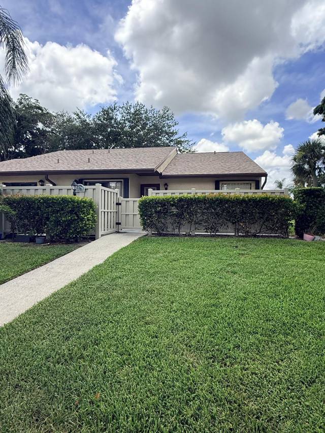1017 Green Pine Boulevard #H