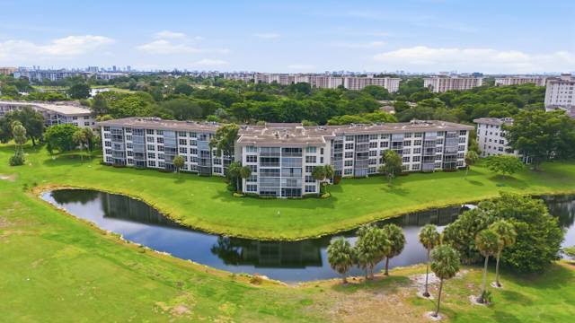 555 Oaks Lane #303