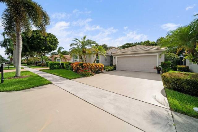 9846 Harbour Lake Circle home for sale in Palm Isles