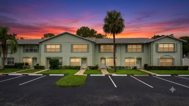 3714 Savoy Lane #F home for sale in Palm Club West Village 1 Condo