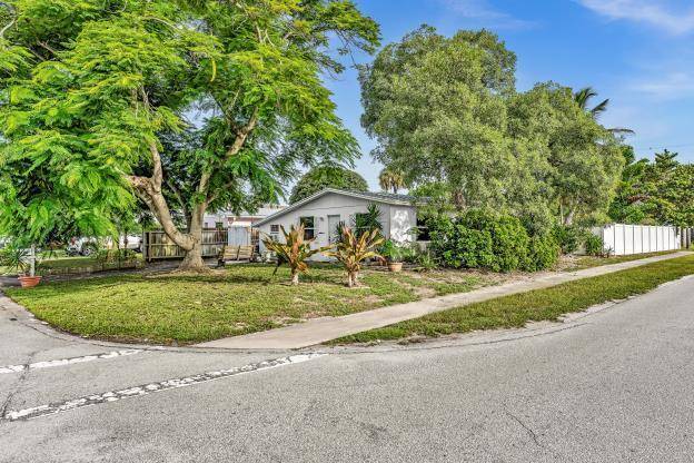 301 5TH Street home for sale in Pine Gardens