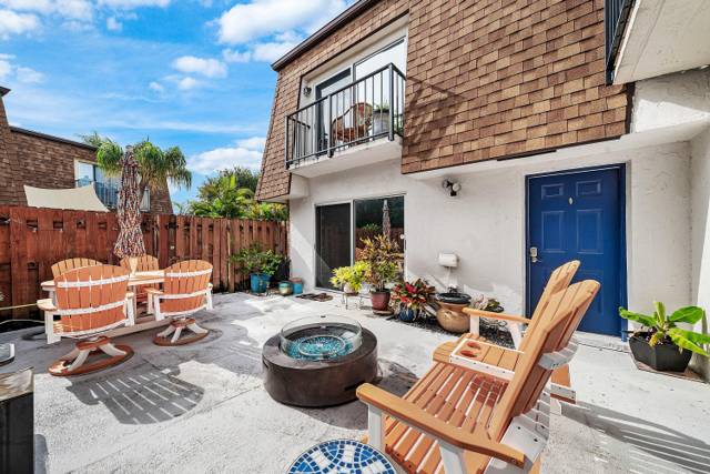 2616 SE 5TH Circle #D home for sale in Los Mangos Patio Villas And Townhomes