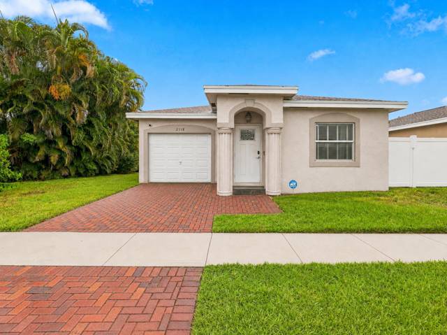 2118 E RIDGE Circle