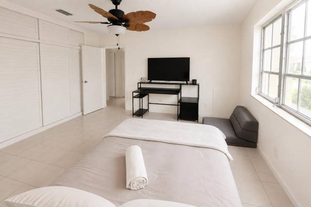 Town & Country Apartments Condo