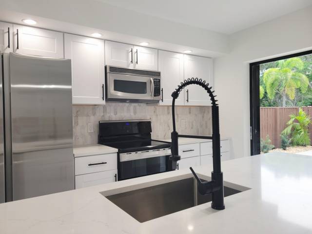 5428 54TH Way home for sale in Village Of Sandalwood Lakes South