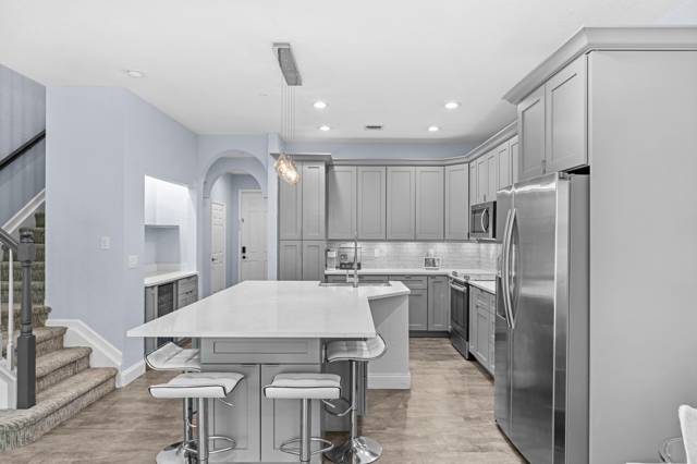 5430 SE MOSELEY Drive home for sale in Martins Crossing