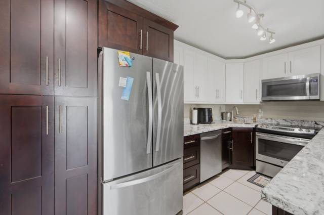1013 GREEN PINE Boulevard #C2