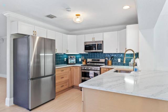 511 Ivy Avenue home for sale in Palm Beach Gardens Estates
