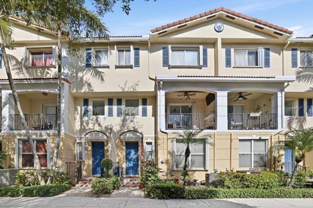 2905 S Greenleaf Circle home for sale in Quantum Park Townhomes