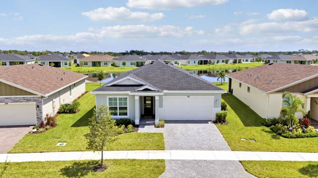 1113 SE CROSSWOOD Way home for sale in Replat Of Veranda Preserve East